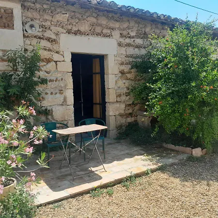 Guest house Le Mas Neuf 30129 *